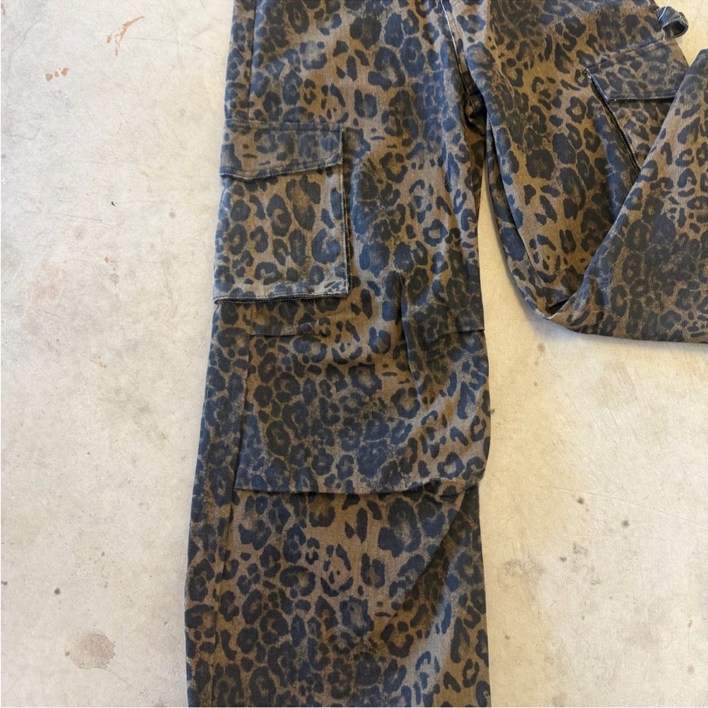 Leopard Patterned Cargo Trousers NWT - Picture 3 of 6